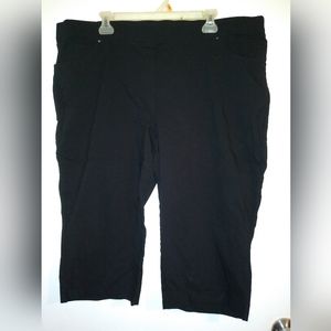 Capri pants. Stretch and elastic waist  band